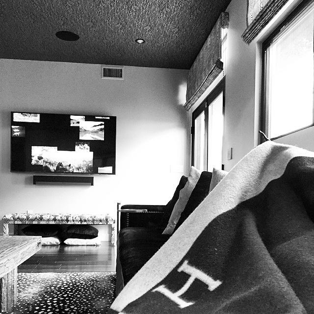 BeccaLoza's tweet photo. Sat down for a moment, and woke up two hours later😂 #lazysunday https://t.co/S9l8qVIMl2