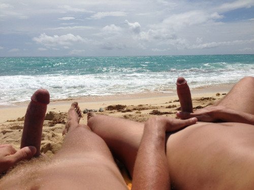 playajacks's tweet photo. This how we do it in #playadelcarmen. 
#playajackclub #masturbation https://t.co/TegVc8dYLi