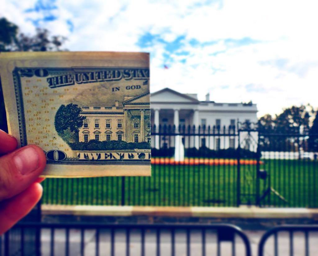 whphotos2013's tweet photo. The White House. DC days have been so good! #easterndiscovery #contiki #usa #thewhitehouse… https://t.co/xQrwWgG2N2 https://t.co/QB1rBmVaCy