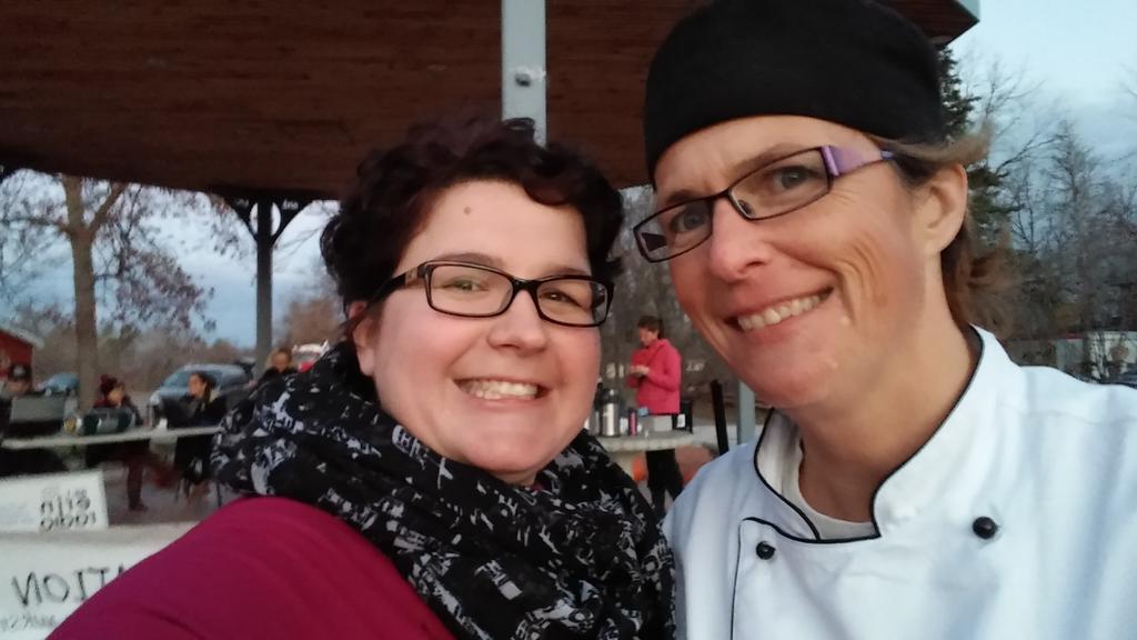 srns_'s tweet photo. Thanks @PamFanjoy for keeping us warm with hot choc at the Jack O Lantern walk @TownofErin tonight til 8pm https://t.co/cc7B6MJXUQ