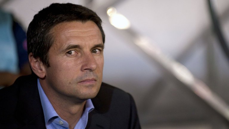 SkySportsPL's tweet photo. Remi Garde will be named as the new @AVFCOfficial manager, say Sky sources: https://t.co/lyWq4r2xmr https://t.co/3BoHW2nC6A