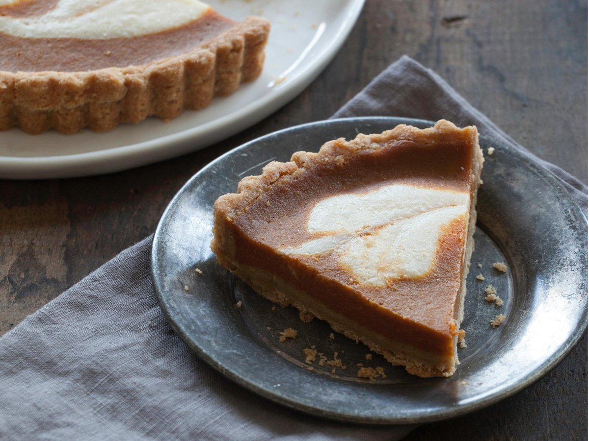 WholeFoods's tweet photo. How does a pumpkin cheesecake tart (made without dairy) sound? https://t.co/jGZYq2cV6c #WorldVeganDay https://t.co/moyKGsUePa