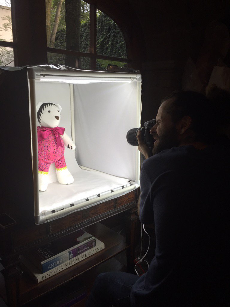 luismartinsordo's tweet photo. En shooting para #subastafredo2015 @Oso_Fredo #AbrazosdeOso 11/11 #romanesh https://t.co/QXLDTxWAPD