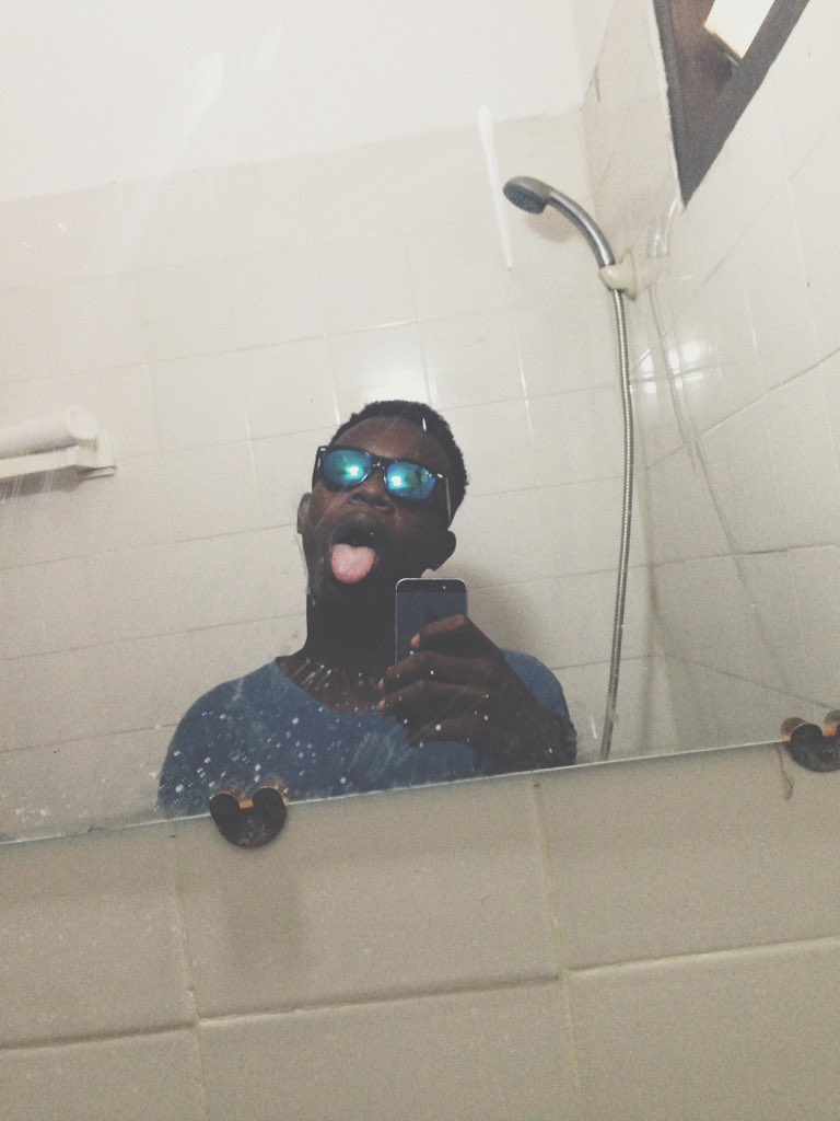 akgdotcom's tweet photo. #modelsgotjuice tho 😏 https://t.co/bxT12n4vAy