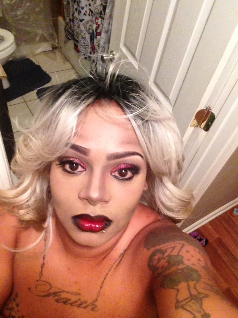 DinagramP's tweet photo. HAPPY HALLOWEEN LATE POST🎃👻🎃👻🎃👻🎃👻🎃👻 https://t.co/JFL5BeqLW2