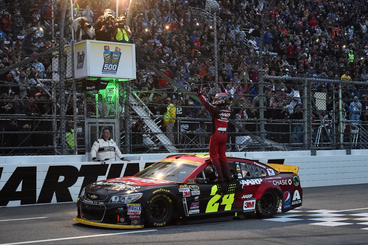 JeffGordonWeb's tweet image. VICTORY! 9th win @MartinsvilleSwy. 93rd @NASCAR​ Cup win.

Get your race win gear - bit.ly/JG2015Martinsv…. #Team24