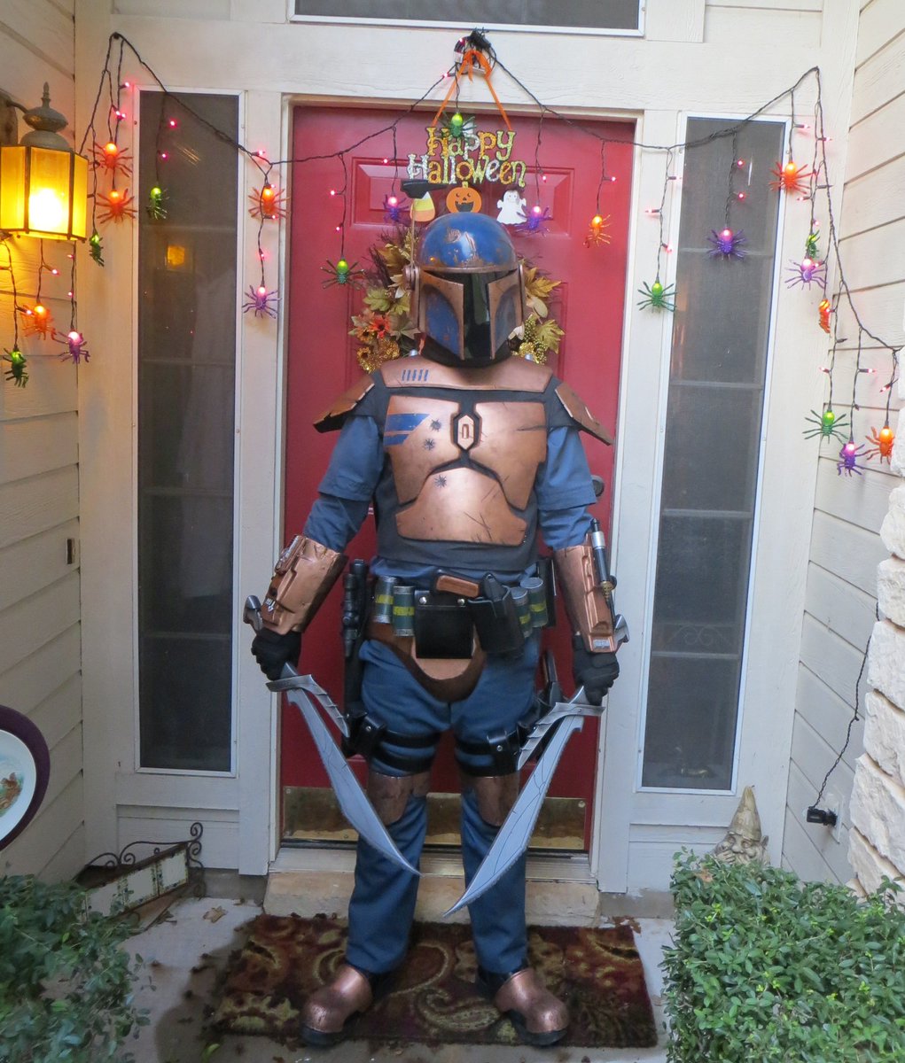 Also, one more Halloween shot featuring my <a href="/SWTOR/">The Old Republic</a> beskad swords built by the illustrious <a href="/MynocksDen/">Mynock's Den</a>!
