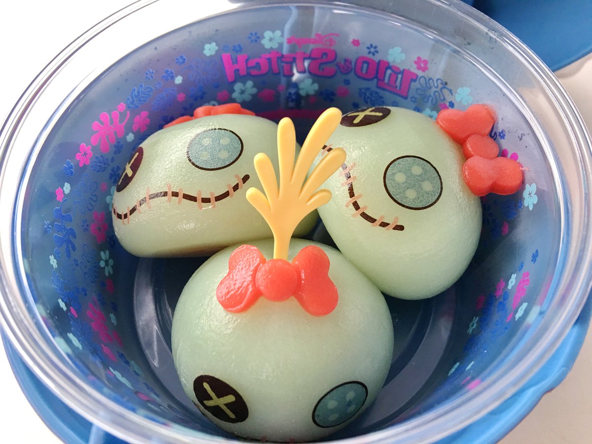 Mezzomikiのディズニーブログ スクランプまんもクリスマス期間はスティッチケースがサンタバージョンに ポップコーンバケットとあわせてほしいですね 0円 T Co Vbol7x5jre T Co Pbabw7eo