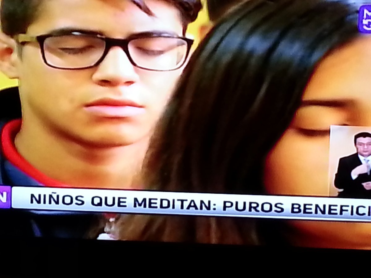 patimanubens's tweet photo. Felicitaciones al Liceo Blest Gana por iniciar clases con meditación y a @Mega por difundir https://t.co/cH9GqrVjqN
