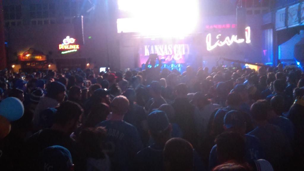 bhat9791's tweet photo. @kimmcummm @Gant_23  #pnl #Royals  damn good time https://t.co/jM9021iRFA