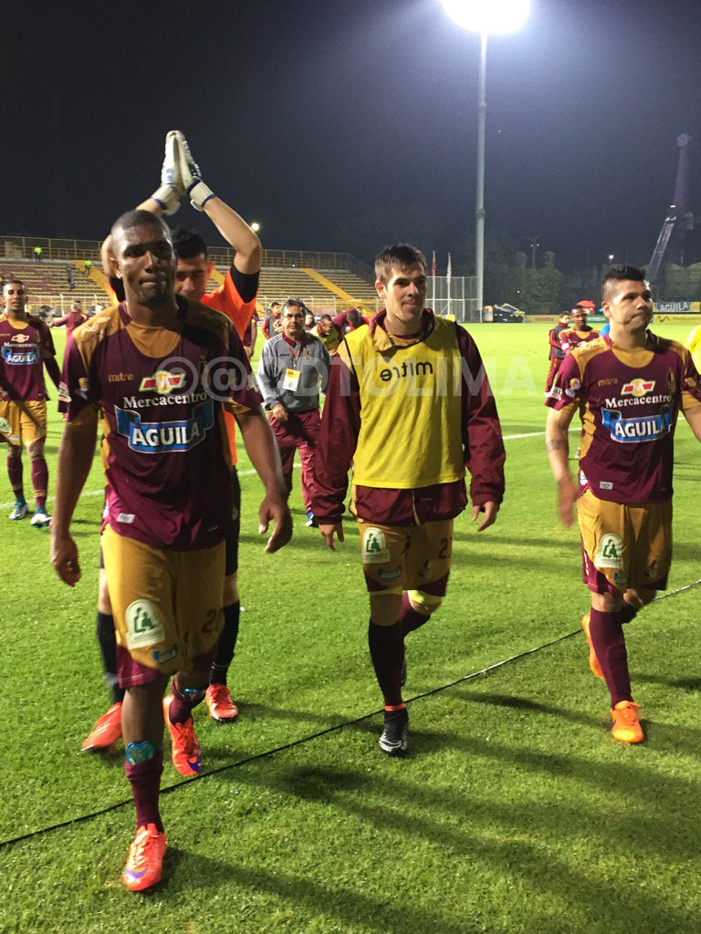 cdtolima's tweet photo. Gracias hinchada VINOTINTO Y ORO está clasificación es para ustedes DISFRÚTENLA porque ya estamos en los PLAY OFF. https://t.co/UjsPvAifEu
