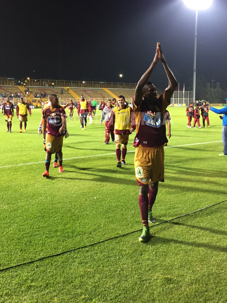 cdtolima's tweet photo. Gracias hinchada VINOTINTO Y ORO está clasificación es para ustedes DISFRÚTENLA porque ya estamos en los PLAY OFF. https://t.co/UjsPvAifEu