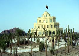 MadeInPhoenix's tweet photo. Ever seen this castle off the 202? Why not tour it and see the history of PHX? https://t.co/4fz6qPWA8X #madeinphx https://t.co/dfjlpq5ZPP