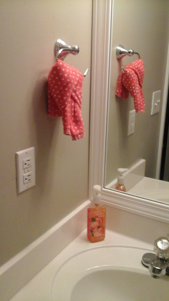 VickieWaybright's tweet photo. My baby brother has a warped sense of humor. #TowelInKnots #EveryVisit #SiblingLove https://t.co/RRq9gawshM