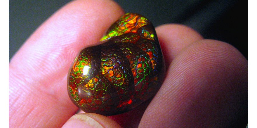 pickover's tweet photo. This looks like a shiny dragon egg in your hand. Actually, this is Fire Agate. Source: https://t.co/kVlvK7qXJi https://t.co/MynZaNn6tx