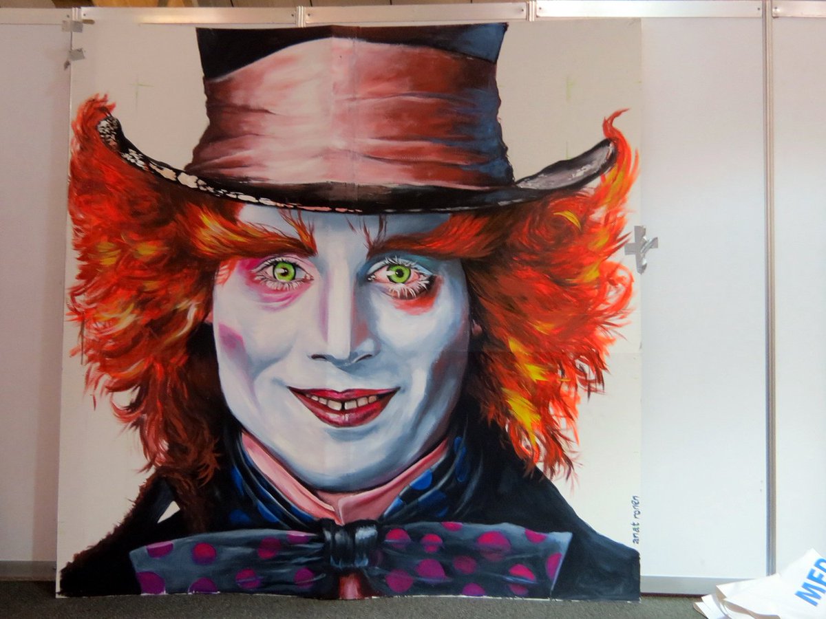 anatronen's tweet photo. @universoSOFA @artealpiso @CorferiasBogota #SOFA2015 @PintuTitoPabon Street painting got washed... so vertical it is https://t.co/jOwmN6LtVJ
