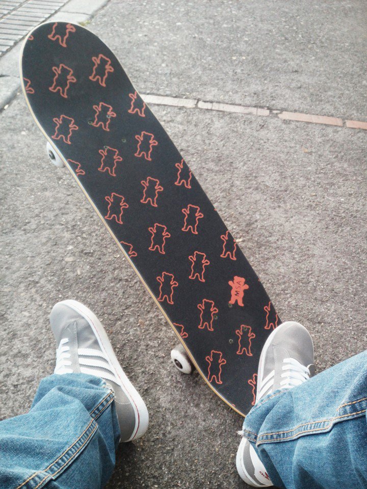 Camiloandresm23's tweet photo. Solo bowl, skate and destroy. https://t.co/A6BiXNfe2b