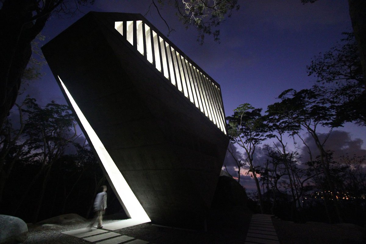NGGILUMINADORES's tweet photo. Este #DiaDeMuertos recordamos la Capilla del atardecer, magnífico proyecto  de @bunkerarq que iluminamos en 2011. https://t.co/pImoZ7rKGj