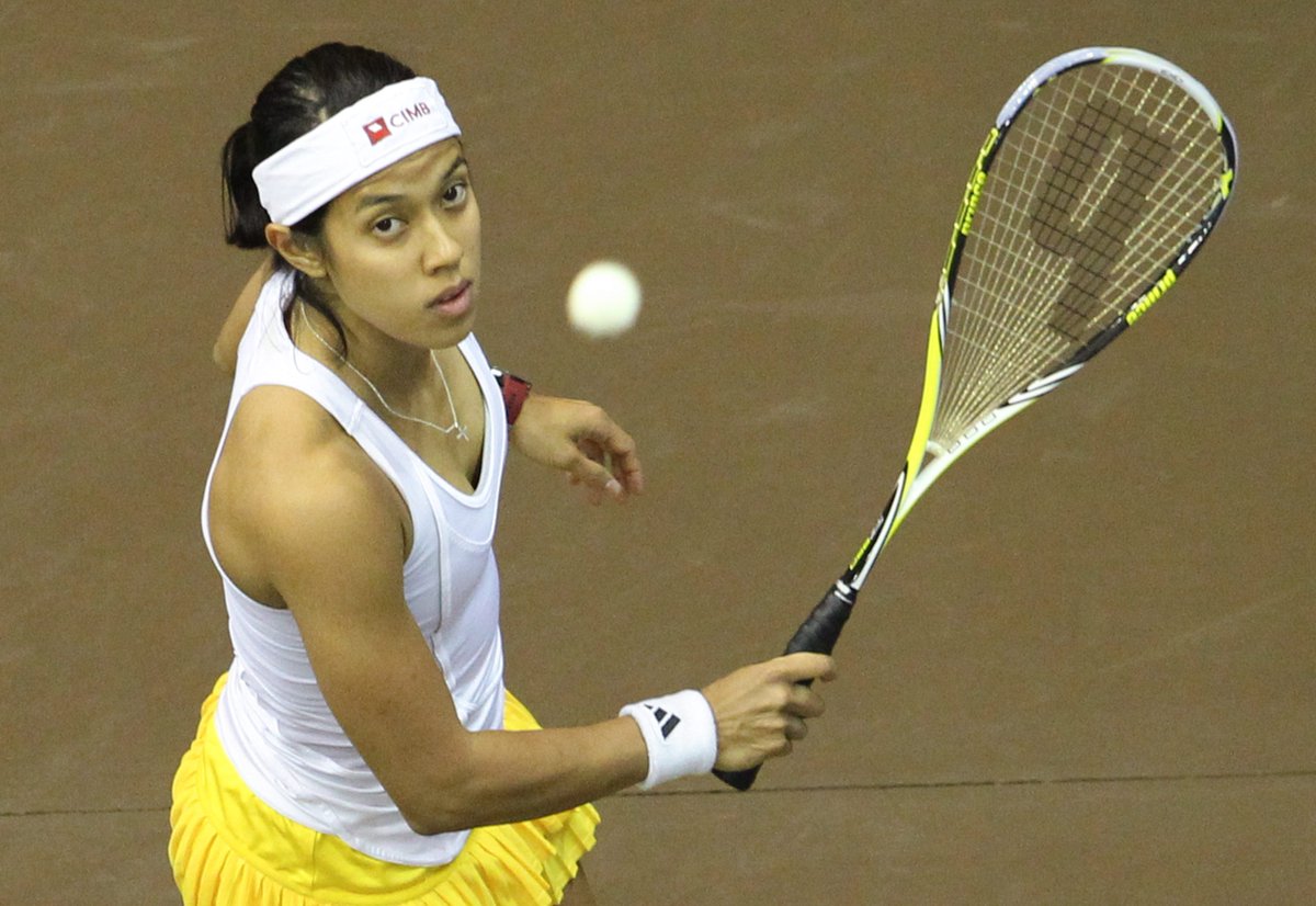 NST_Online's tweet photo. Nicol @NicolDavid through, Mohd Nafiizwan booted out of #QatarClassic
https://t.co/eqRefXxv3o #nst170 #squasy https://t.co/ph36H9J3JO
