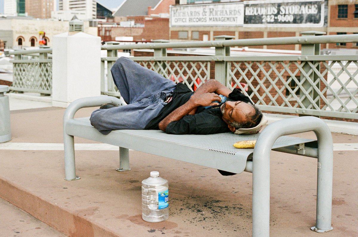 shutteringthru's tweet photo. #Nashville on #Portra #BelieveInFilm #HeyFSC #StreetPhotography #FilmBoxLab #OM1

More Pics: https://t.co/FOocpmb8kO https://t.co/NpvV5biKIF