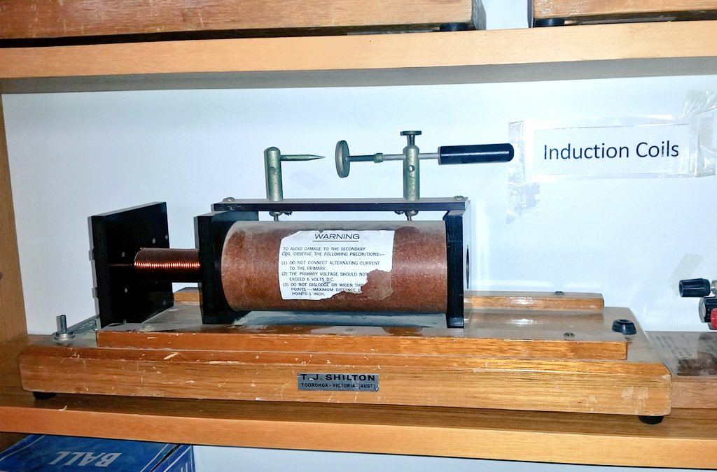 ScienceWithMat's tweet photo. Exploring the properties of the #Electron made possible through the use of #InductionCoils @PhysicsANU @ausphysics https://t.co/VpWw9nwbAU