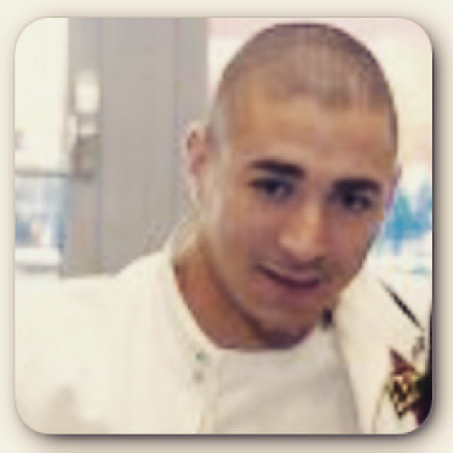 MrsElena_M's tweet photo. @Benzema #SomeThingLikeBenzy π
#BenzemaPerfectPlayer #Perfect #Benzema #KB9 #KB10 #KarimBenzema #K #KarimStyle πππ https://t.co/SuxufWbmdp