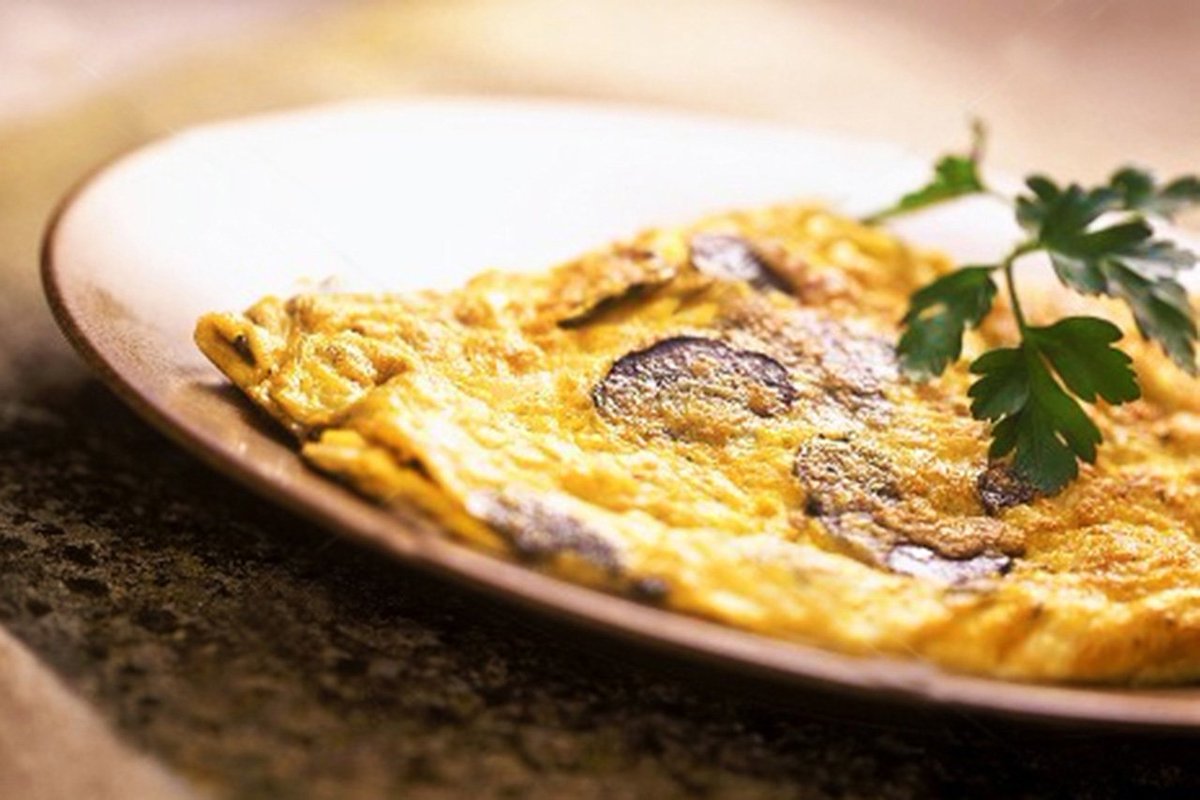 truffletraders's tweet photo. [#Recipe] Omelette with Fresh Black, perfect for a Sunday brunch! #Truffle #foodie https://t.co/WR1HtI9hX2 https://t.co/Dg0X1D2VDT
