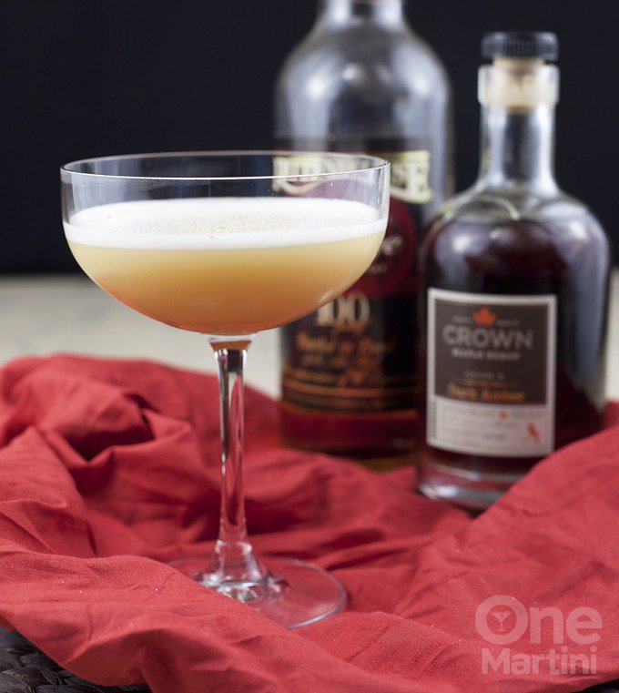 Broken Branch {a rye maple syrup cocktail} onemartini.com/rye-maple-syru…