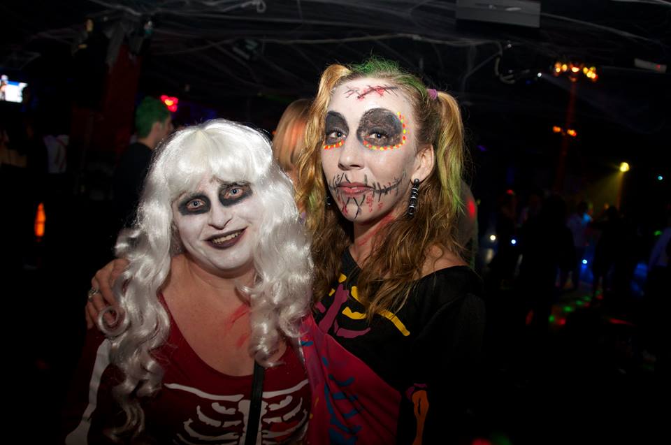 liddlesprite's tweet image. my daughter danni &amp;amp; her pal laura halloween 2015..fab stuff...