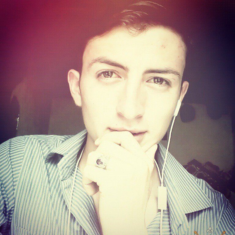 KristhCano's tweet photo. Solo una pregunta.. le gusto a mas de alguien..?? Ok no https://t.co/9HTk2g5jfT