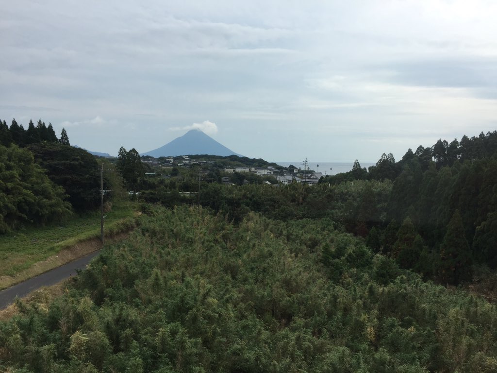 西頴娃にて通過待ちなう