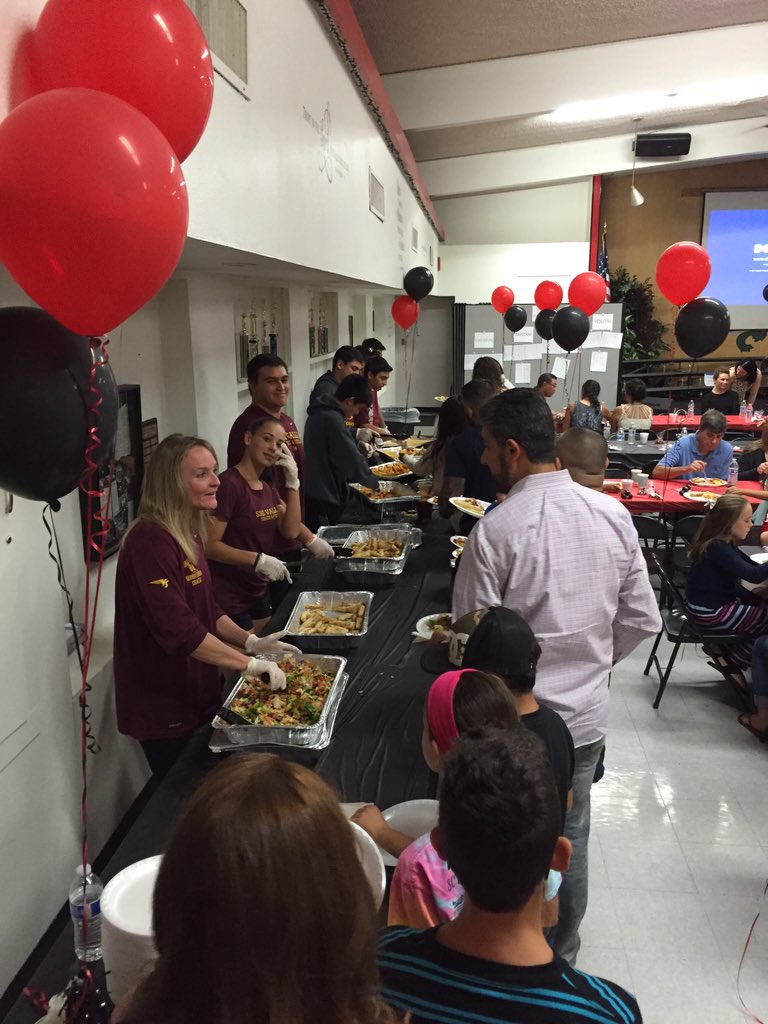 SimiHighTrack's tweet photo. Simi Valley XC and T&F doing our part at the Running Rebels XC year end banquet. #TheFutureLooksPromising https://t.co/jUjzi4e5sl