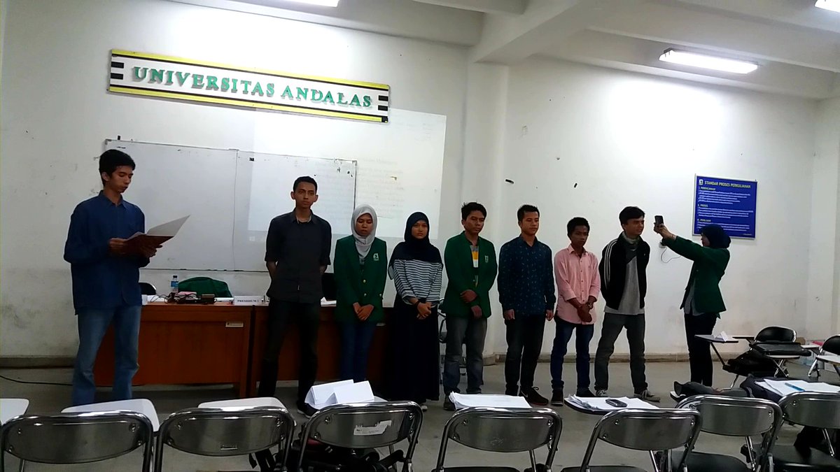 bemkmftiunand's tweet photo. Suasana pelantikan DPM KM FTI Unand periode 2015/2016
#latepost
#SidangUmum
#01112015 https://t.co/5qhEsFhmmb