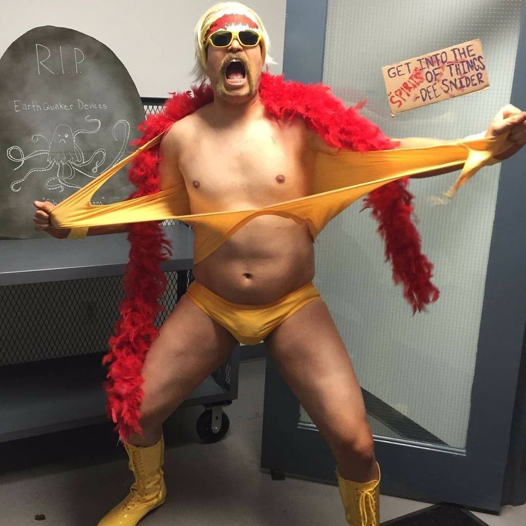 EQD_Karl's tweet photo. My Halloween Costume! Vote for the Hulkster! #EQD https://t.co/vm1Brb7xnD