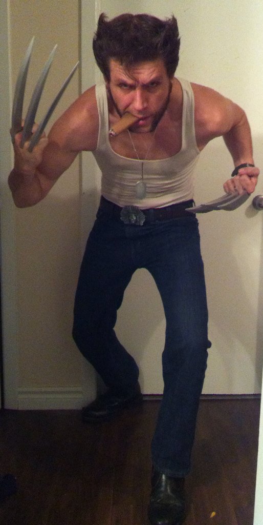 SlyFox740's tweet photo. @RealHughJackman Thanks to you my costume was a hit this year, you've created an iconic character #TheRealWolverine https://t.co/rVC3m0jGeJ