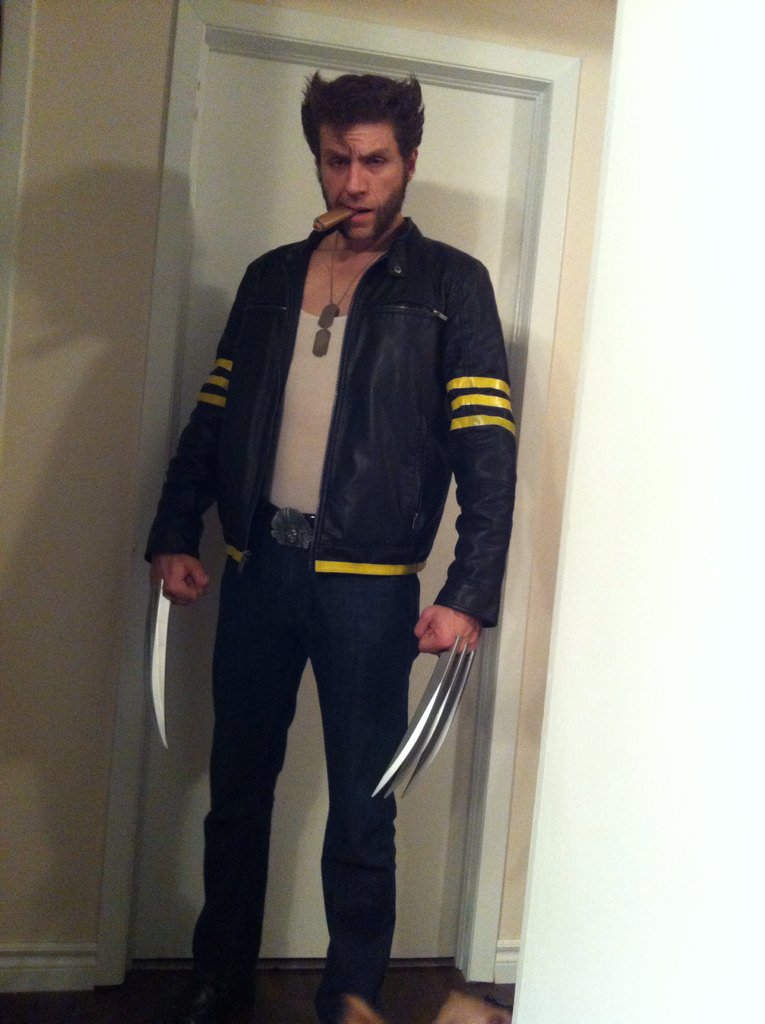 SlyFox740's tweet photo. @RealHughJackman Thanks to you my costume was a hit this year, you've created an iconic character #TheRealWolverine https://t.co/rVC3m0jGeJ