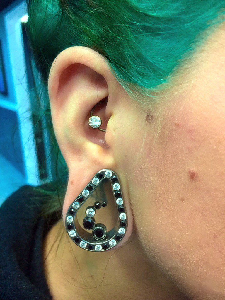 Evolved_body's tweet photo. Fresh Daith to complement those gorgeous Anatometal teardrop eyelets! https://t.co/2H7eqcPNeG