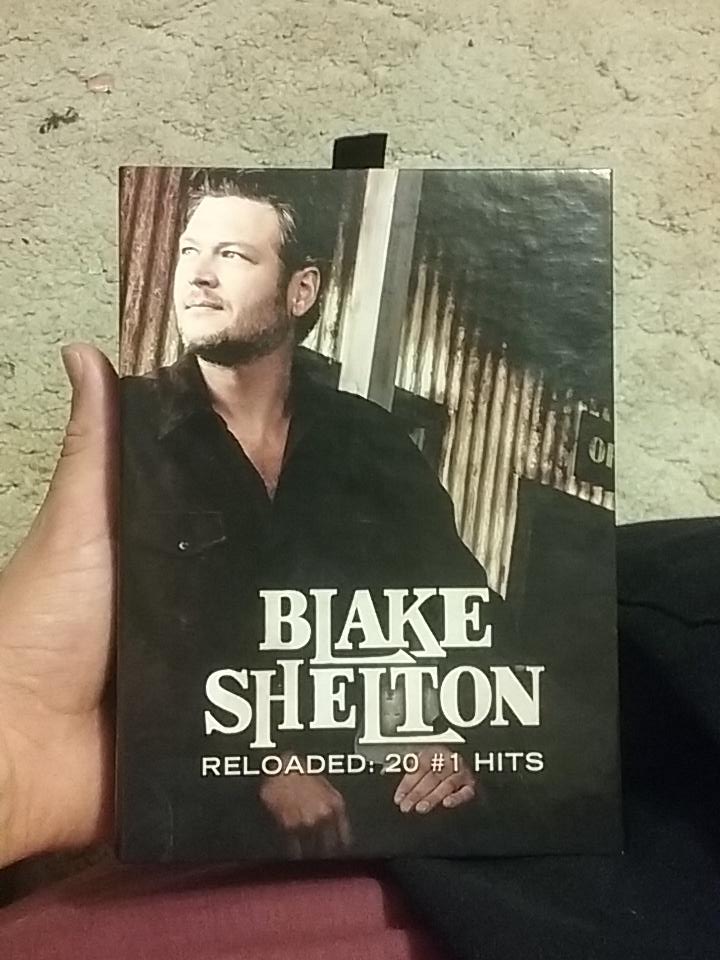 Josh_therug's tweet photo. hey #bsers look wut I got! @blakeshelton #Reloaded #20Number1Hits @brandonthebser @BShelton1Fan #BlakeIsBest https://t.co/GPklVN4QAP