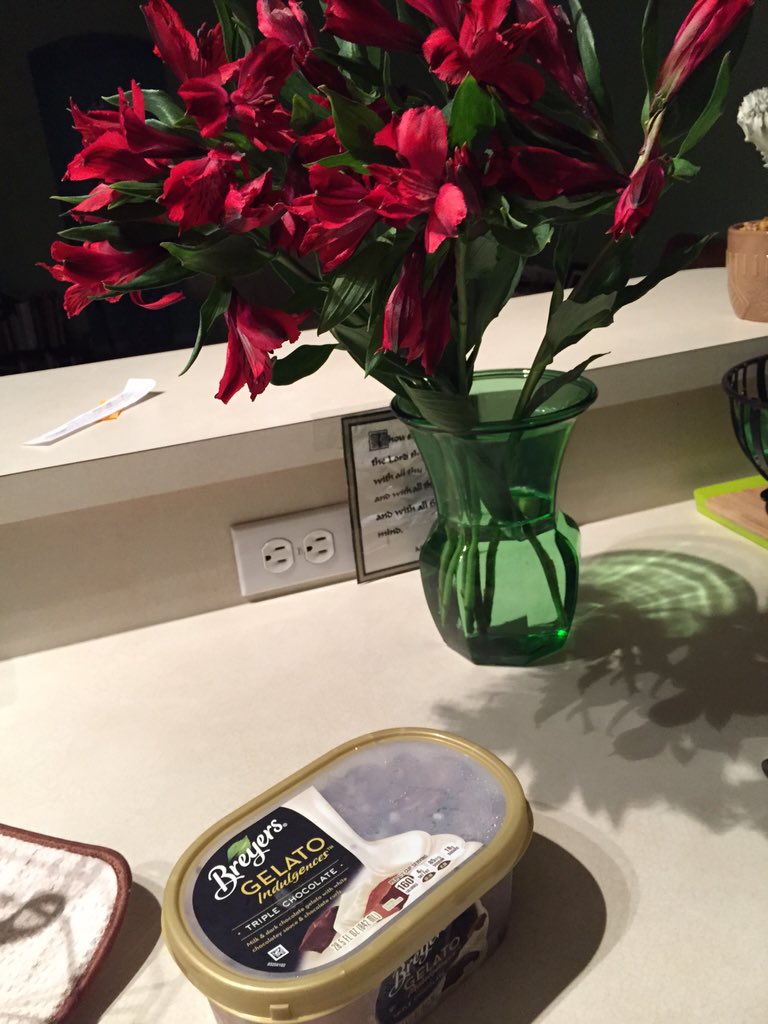 Savpopp's tweet photo. when u have a bad day at work #luvmybf https://t.co/hFcx4aMTib
