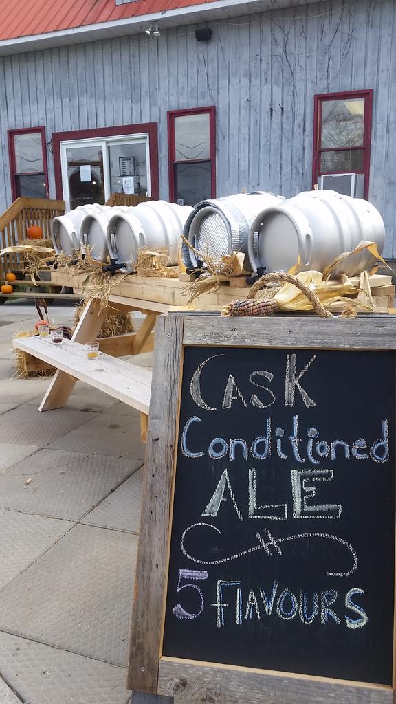 muttermutter3's tweet photo. @RedneckBistro #caskbeer https://t.co/IthoYpU9N3