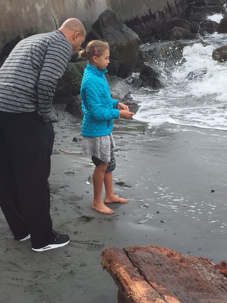 CoachChills's tweet photo. Z #learning to skip flat rocks from the #SkipMaster! https://t.co/FHqeU2G32l