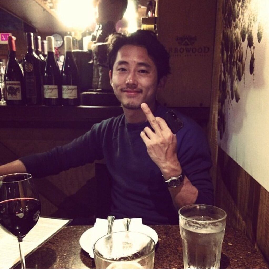 FayBazziC's tweet photo. When Glenn read how he was going to die. #TheWalkingDead #RickGrimes #90minsaboutJudithnextweek https://t.co/dDxvMG2z3R