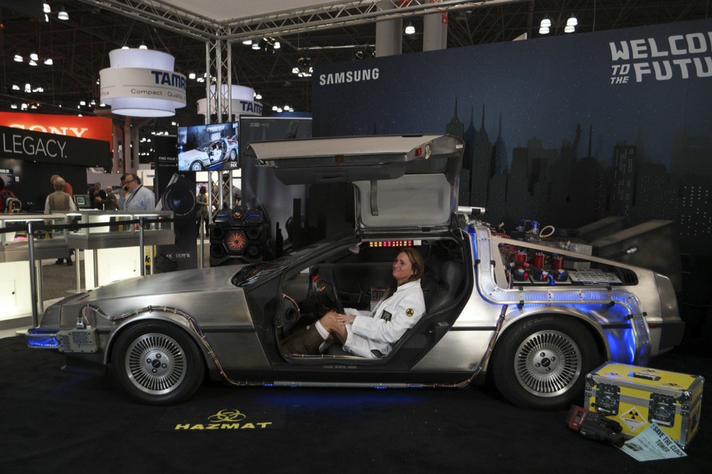 InspiredByPIX's tweet photo. @dpreview got to travel #BackToTheFuture w/@SamsungCameraUS @PhotoPlusExpo! Where/when would you time travel? https://t.co/FWFdVoYm4d
