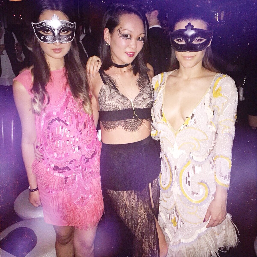 AnisaSojka's tweet photo. #Halloween game faces on 👻 @MondrianLDN @GreyGooseUK #greygoose #flybeyond #rumpusroom #thedarknesswithin https://t.co/VtOJw9NUIF