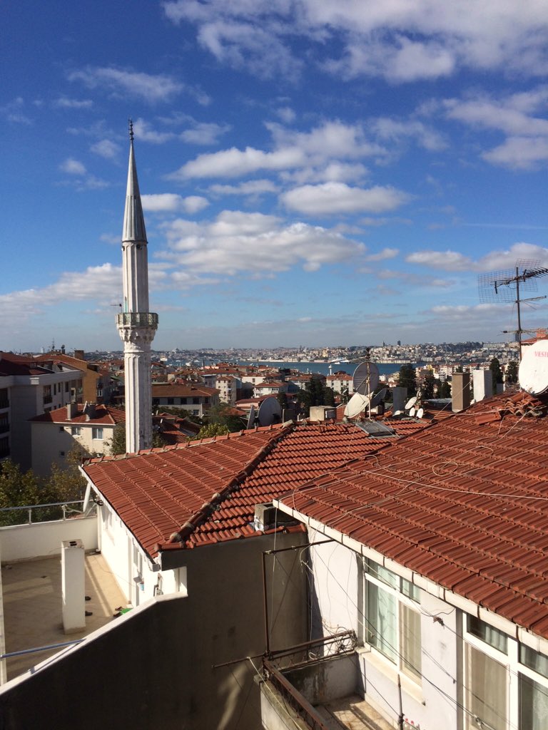 İstanbul'da hava bugün bir başka güzel sanırsın yeni güne bismillah diyor.