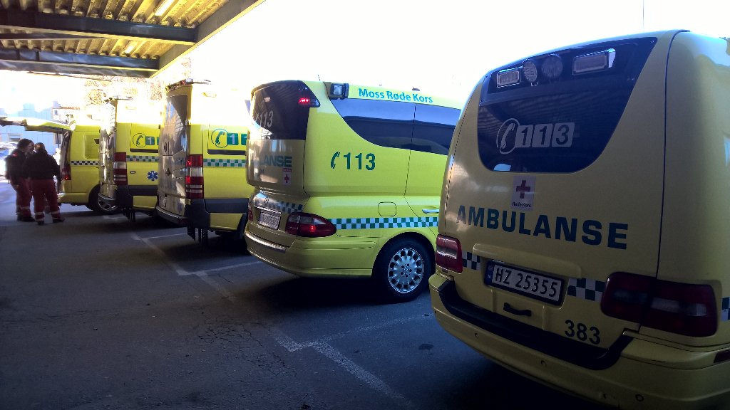 ambulanseinfo's tweet photo. Flyttingen er i full gang.. #KIB2 https://t.co/8PRISLeJCx