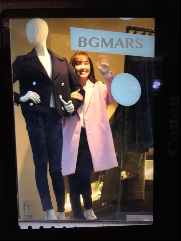[PIC][02-11-2015]Jessica tham dự buổi Fansign và ra mắt cửa hàng cho "BLANC & ECLARE X KOON" vào chiều nay CSy7Hs8UEAQonUF