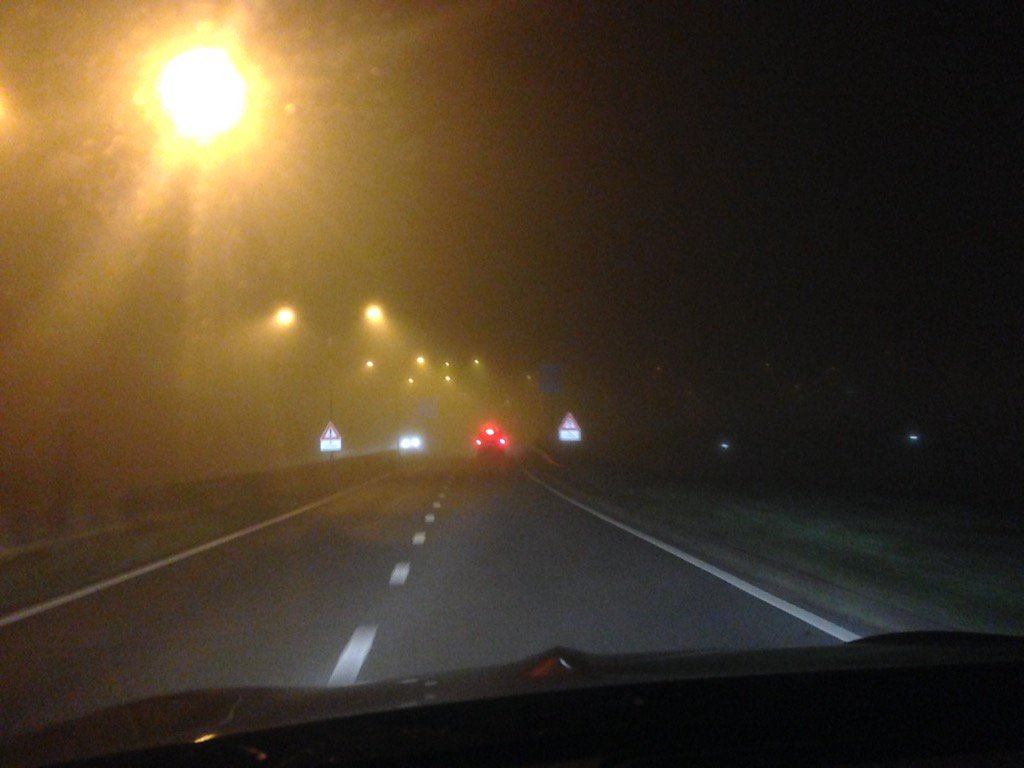 Hans_Struik's tweet photo. Best mistig deze eerste ochtend vd beursweek, voorzichtig op de weg en veel succes deze week https://t.co/qphVStk4xk