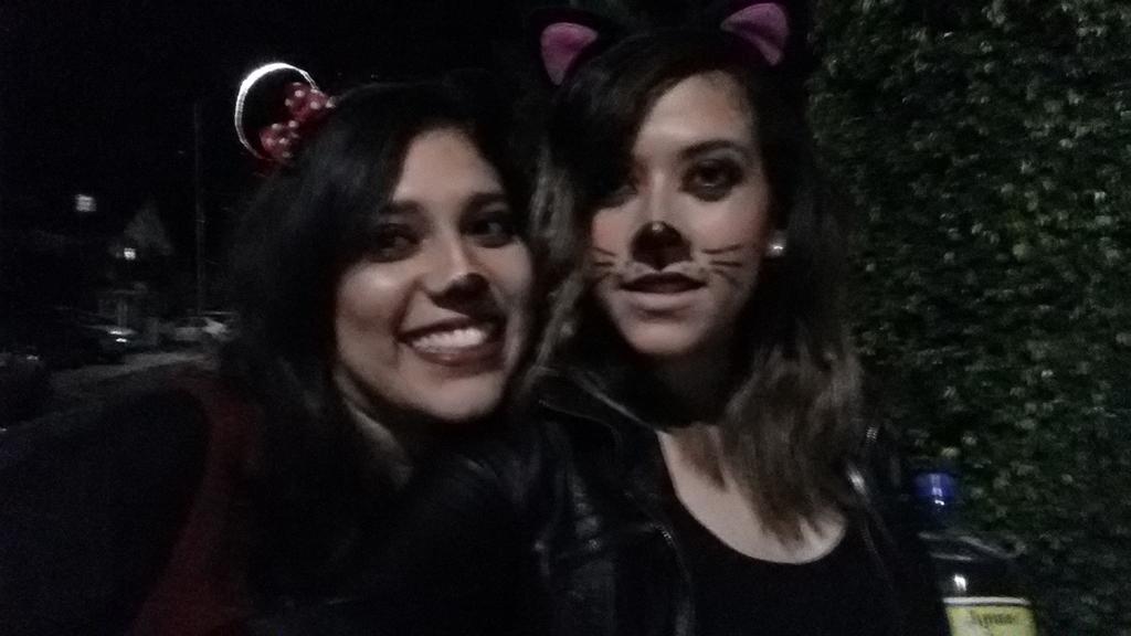 _marsiii's tweet photo. El gato y el raton #Halloween https://t.co/0QRJc3lQJs