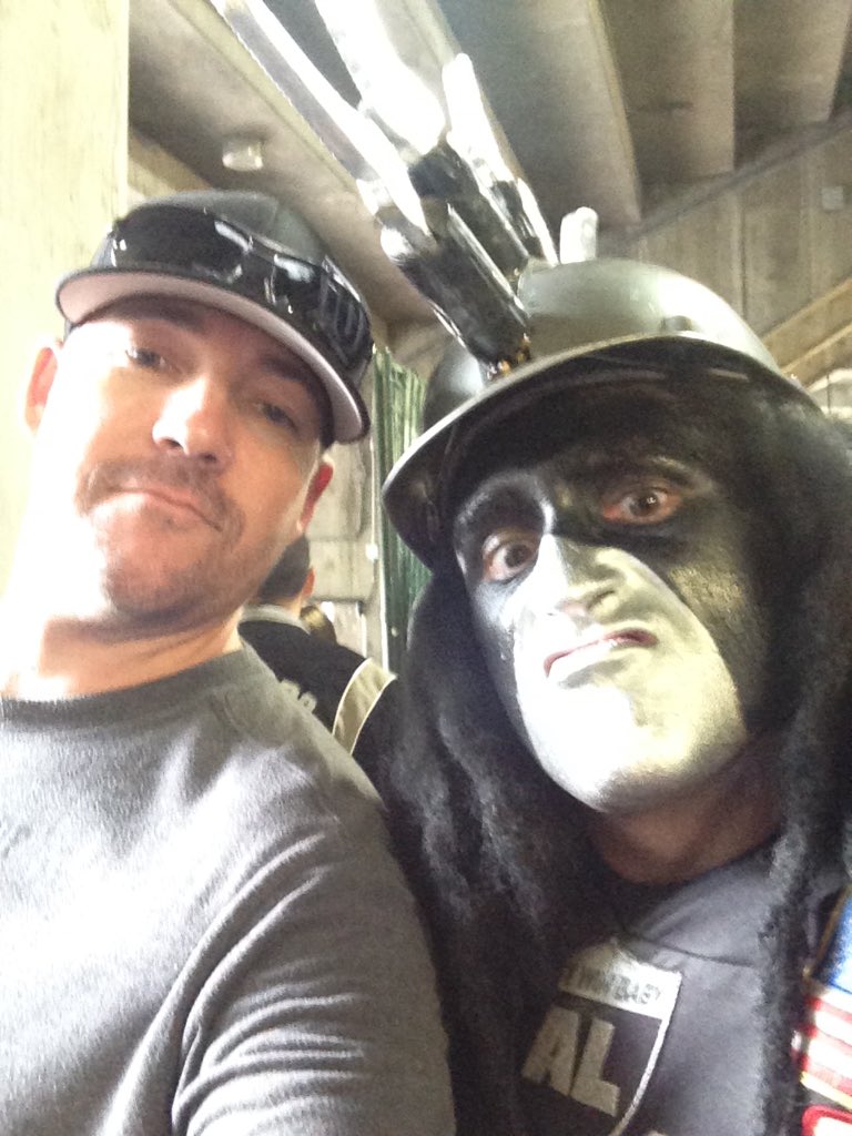 phindogg's tweet photo. @26DrDeath  pleasure meeting you today good Dr. Please keep up the hard work it will pay off at some point! https://t.co/V154oC2jDI